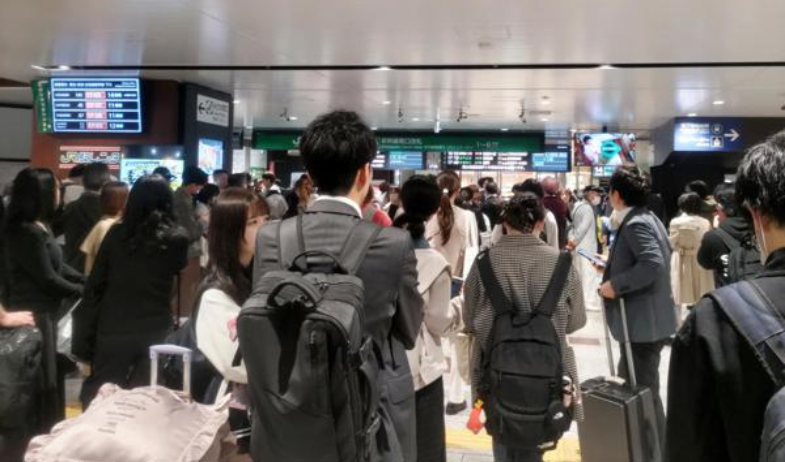 Japón retira la alerta por tsunami tras el terremoto de magnitud 7,7 con al menos 1 herido 