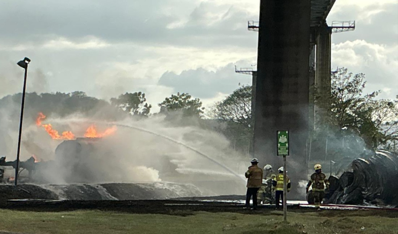 PGN inicia investigación por explosión de vehículos cisterna en predios del Puente de las Américas 