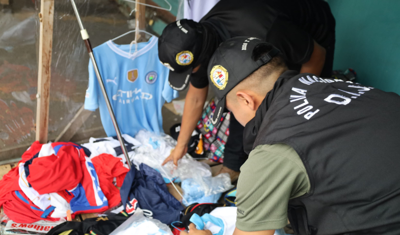 Incautan más de 1,900 artículos presuntamente falsificados en operativos en la 5 de Mayo  