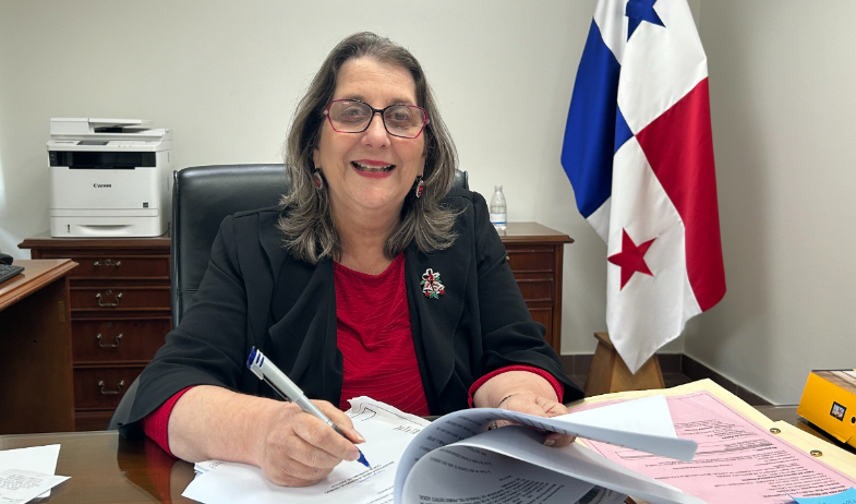 Ángela Russo es elegida nueva Defensora del Pueblo con 37 votos en la Asamblea Nacional 