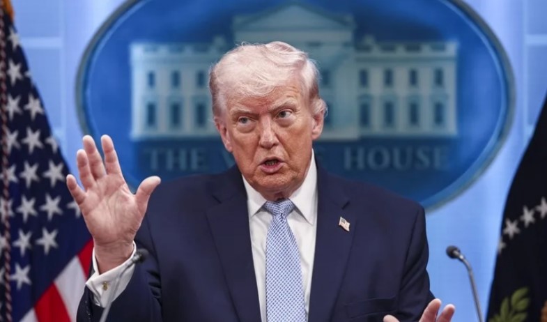 Trump dice que bloqueará el estrecho de Ormuz y acusa a Irán de mantener su plan nuclear 