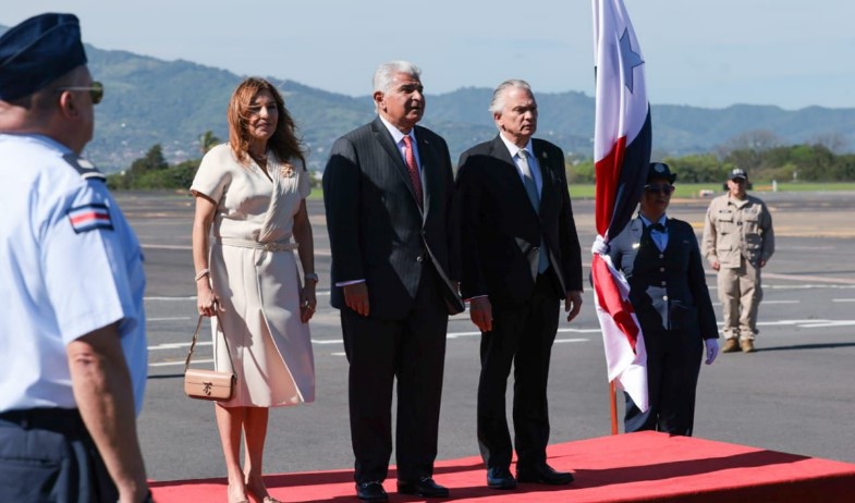 Mulino es recibido con honores de jefe de Estado y destaca proceso democrático en Costa Rica 