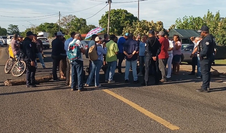 Protesta por falta de agua paraliza acceso a Atalaya por más de tres horas 