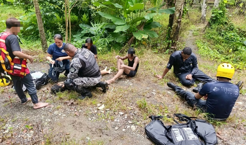 Rescatan a dos menores de edad tras crecida en el río Changuinola 