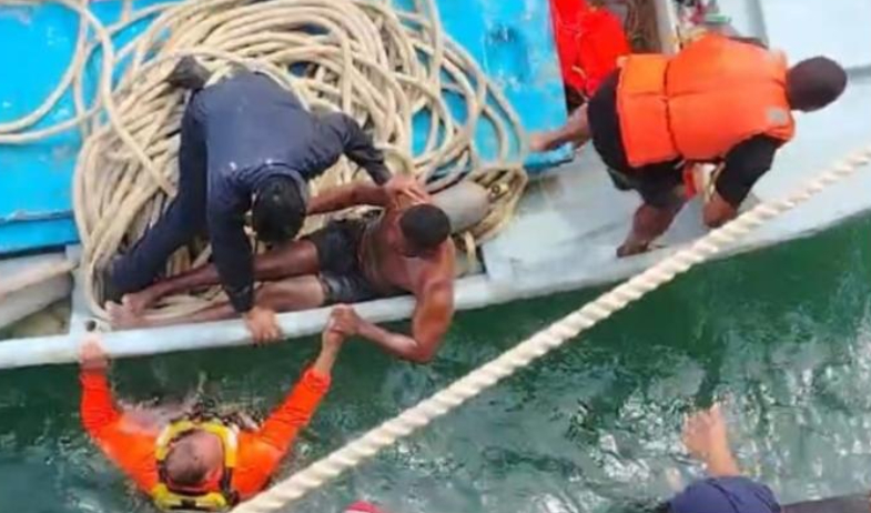 Hallan con vida a uno de los dos marinos desaparecidos tras naufragio en Puerto Caimito 
