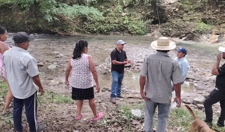 Colapsa puente colgante sobre el río Zaratí y deja incomunicada a comunidad en Penonomé 