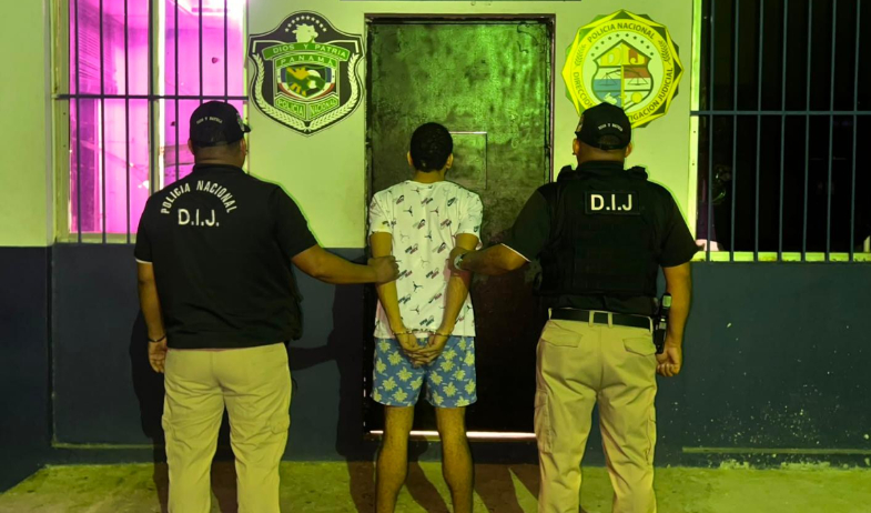 ¡Él mismo llegó! prófugo de La Joyita se entregó ante la DIJ en San Miguelito. 