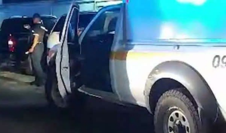 Hombre de 41 años muere a tiros en plaza comercial de Sabanitas 