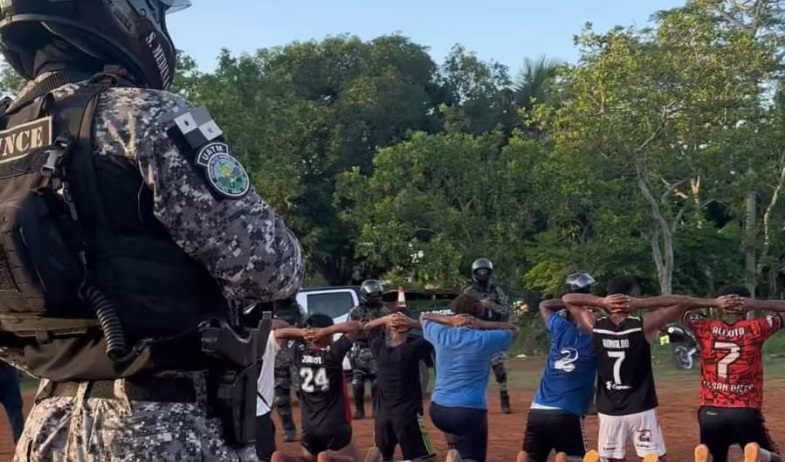 Tres unidades policiales resultaron lesionadas durante incidentes registrados en La Joyita 