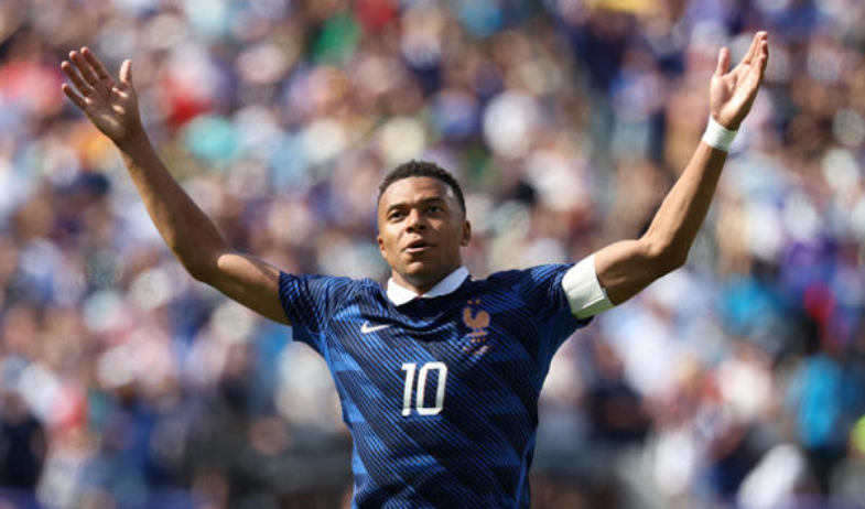 Mbappé, máximo goleador de la historia de Francia tras su doblete a Senegal 