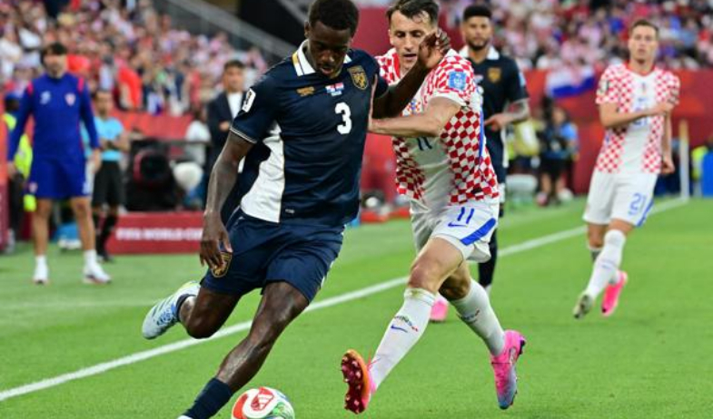 0-1. Croacia toma aire con un gol de Budimir y elimina a Panamá 