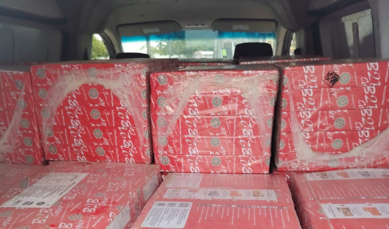 Incautan 60 bultos de papel sin documentación en Colón 