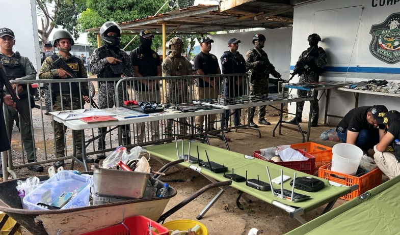 Decomisan armas, celulares y antenas Starlink durante operativo en La Joyita 