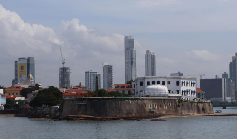 Restauran la muralla que fortificó la nueva Ciudad de Panamá hace más de 300 años 