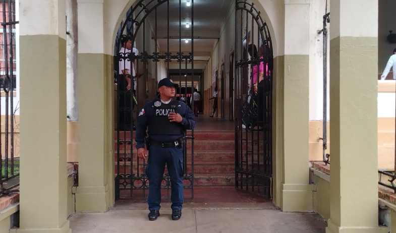 Adolescente queda detenido por tentativa de homicidio en colegio de Colón 