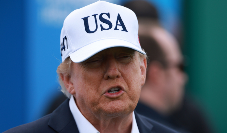 Trump veta a CNN, MS NOW y 'Politico' de la Casa Blanca y amenaza con ir por más medios 