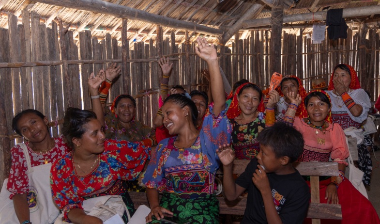 Mujeres de Guna Yala se reúnen para preservar sus tradiciones y fortalecer su liderazgo 