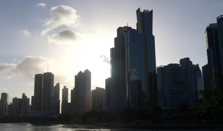 Desempleo en Panamá baja al 8,5 % y la informalidad laboral al 45,8 % hasta agosto de 2026 