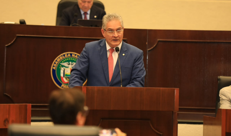 Ministro Orillac presenta proyecto que prorroga régimen especial de la Ciudad del Saber 