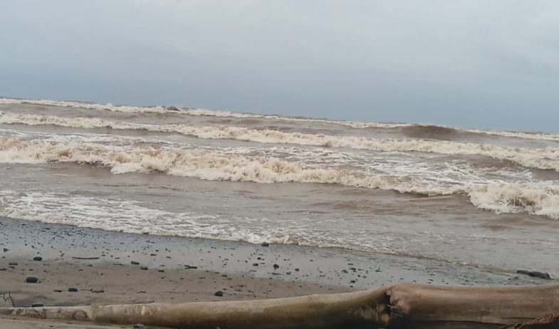 ¡Se los tragó el mar! Familias claman por rescate de tres desaparecidos 