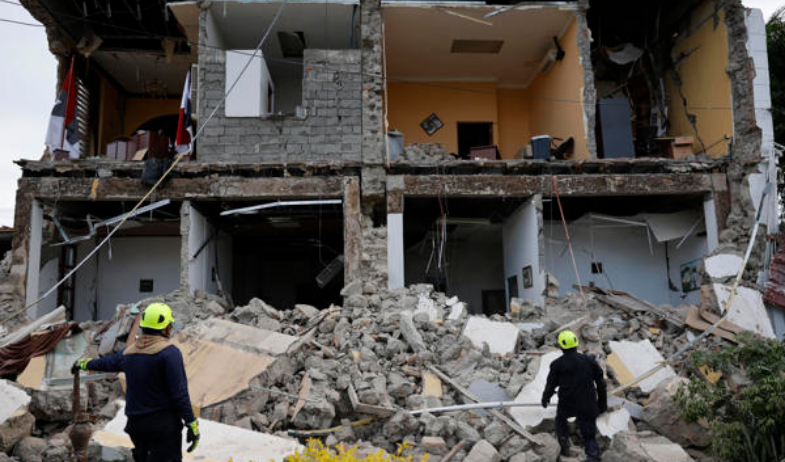 Un hotel y una iglesia colapsan en zona afectada por el terremoto de 7,7 en Panamá 