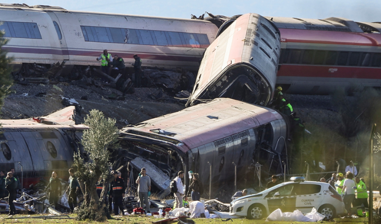Al menos 64 fallecidos en el accidente de tren en España, según autoridades locales 