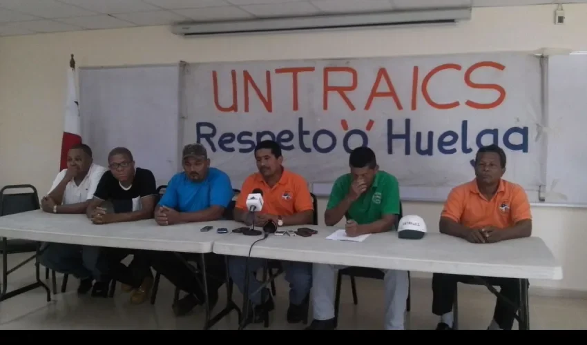 Miembros de Untraics en la conferencia. Foto/Jean Díaz. 