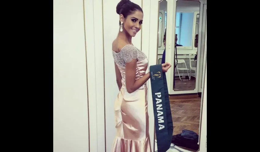 Miss Panamá gana medalla de oro en Miss Earth 2015