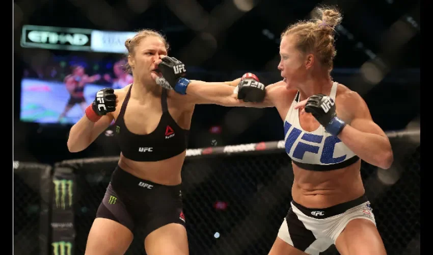 Ronda Rousey y Holly Holm