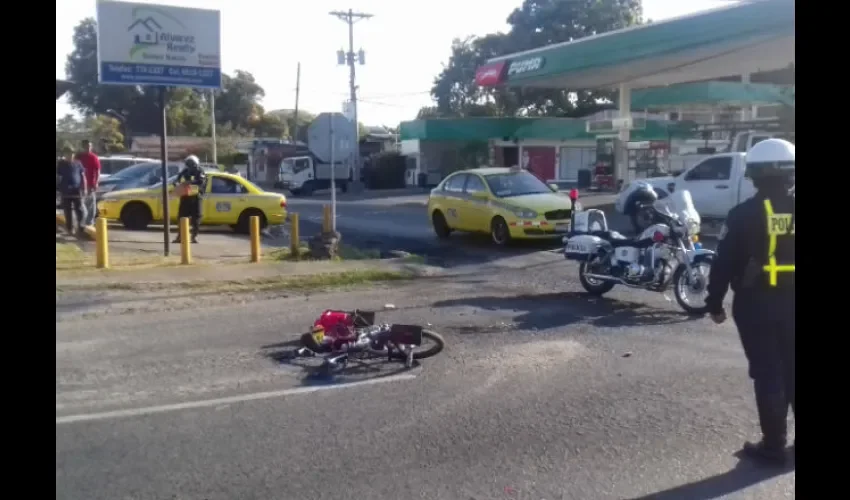 Muere ciclista que había chocado con un camión