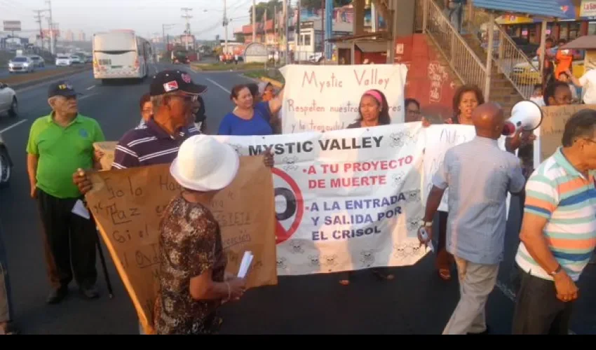 Protesta de residentes de El Crisol