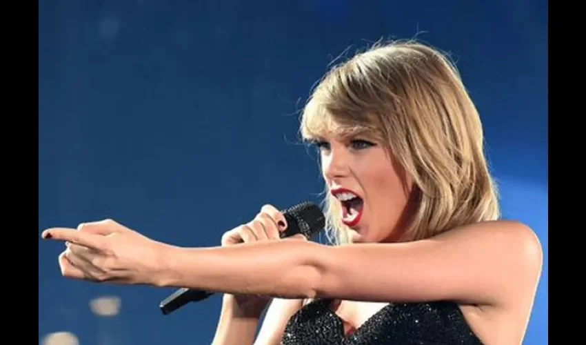 TAYLOR SWIFT
