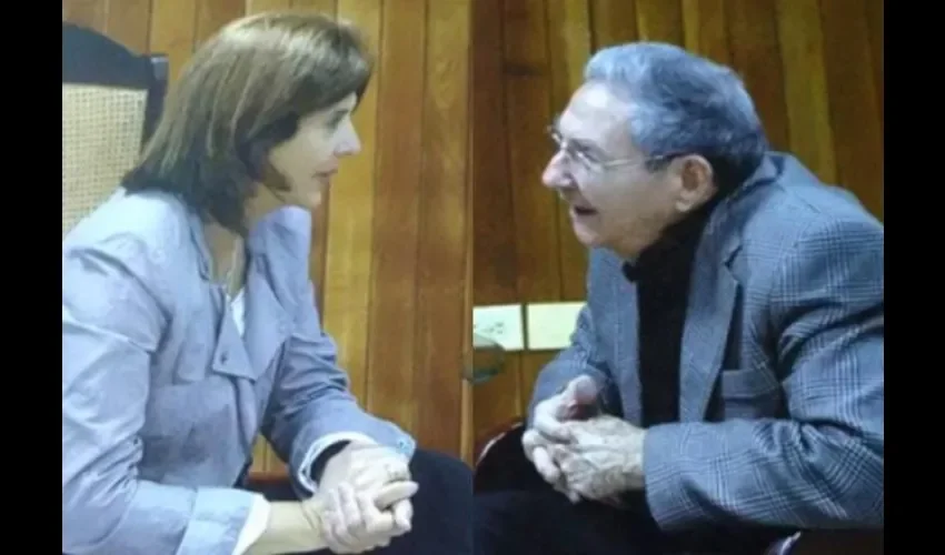 María Ángela Holguín y Raúl Castro