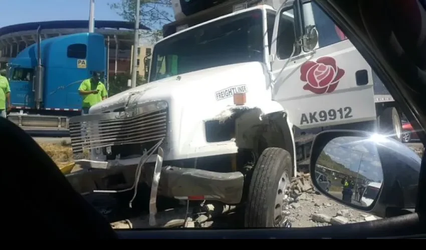 Accidente de transito por el  Rod Carew.