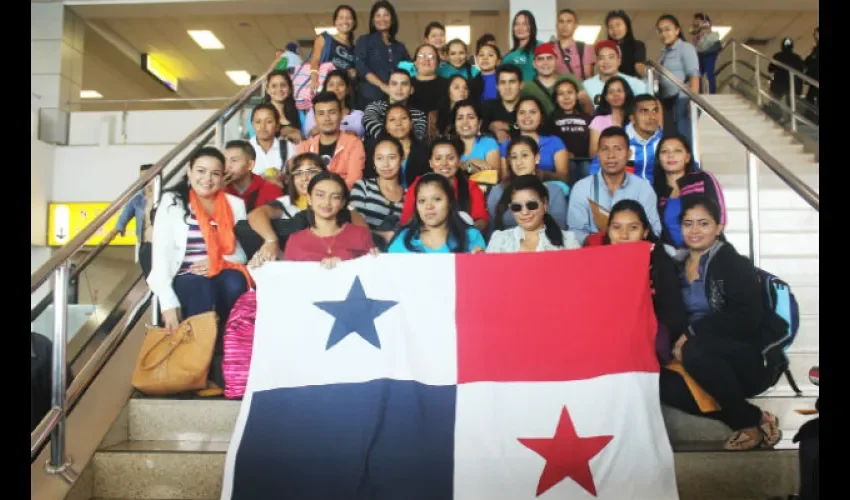 Estudiantes y profesores de Panamá bilingüe