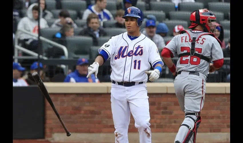 Rubén Tejada (izq.) jugará su sexta temporada con los Mets de Nueva York. AP