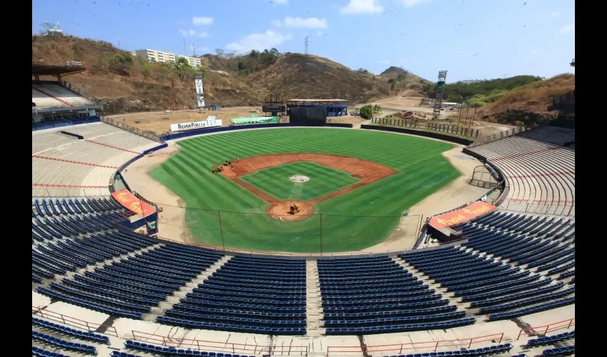 La grama y varias áreas del Rod Carew lucen bien. Anayansi Gamez
