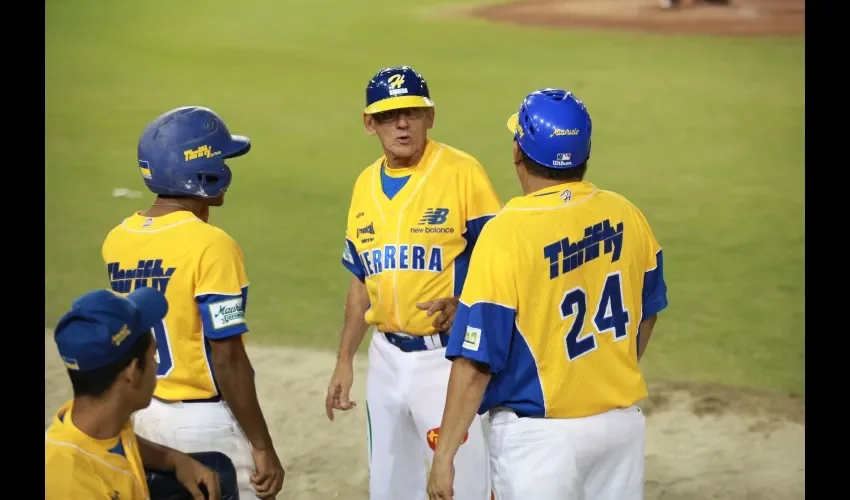 El técnico Israel Delgado tratará de que Herrera acabe esta temporada con una sequía de 41 años sin títulos en la categoría juvenil. Anayansi Gamez