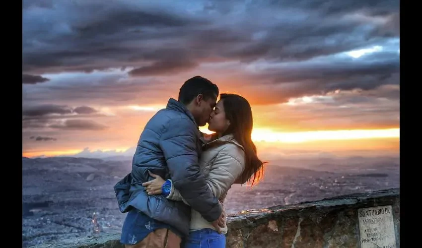 Gaby nos contó  y nos recalcó que hace poco tuvieron su San Valentín, y es que para los que recuerdan ese día, la actriz estuvo en cama por una operación en un ovario a la que se sometió y su novio la cuidó, así que decidieron celebrarlo después rumbeando y divirtiéndose por lugares turísticos en Colombia.