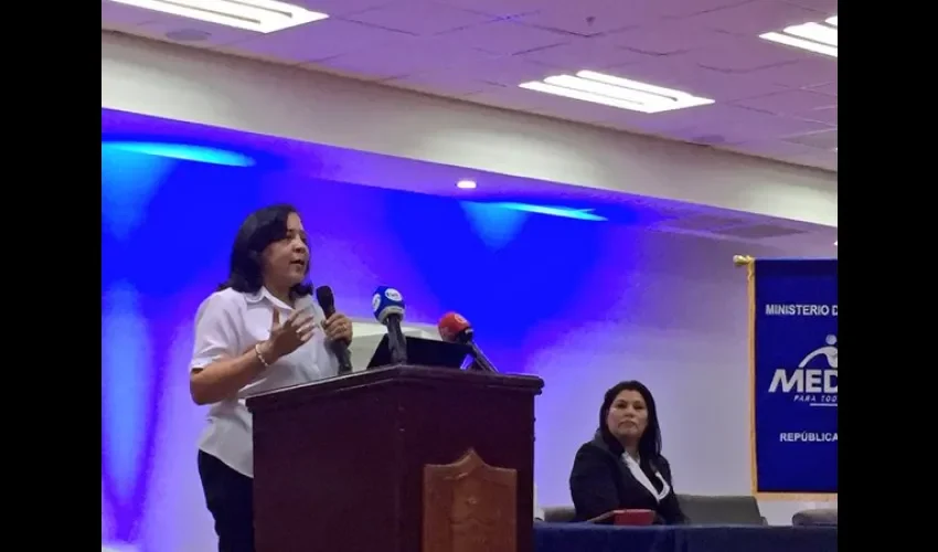 Marcela Paredes, ministra de educación.