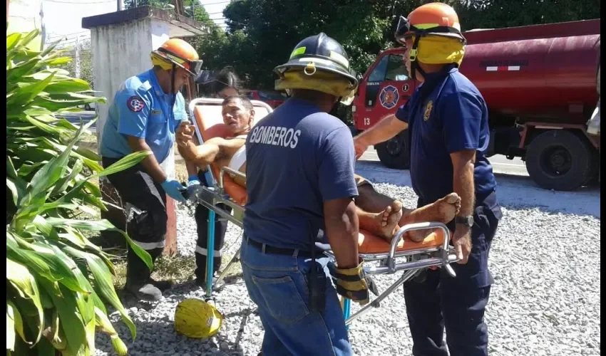 Hombre cae a un pozo en Los Algarrobos