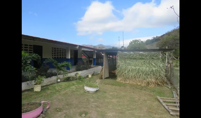 Centro de Educación Básica General Machuca en Piedras Gordas de La Pintada 
