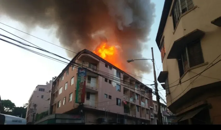 Incendio en calle estudiante