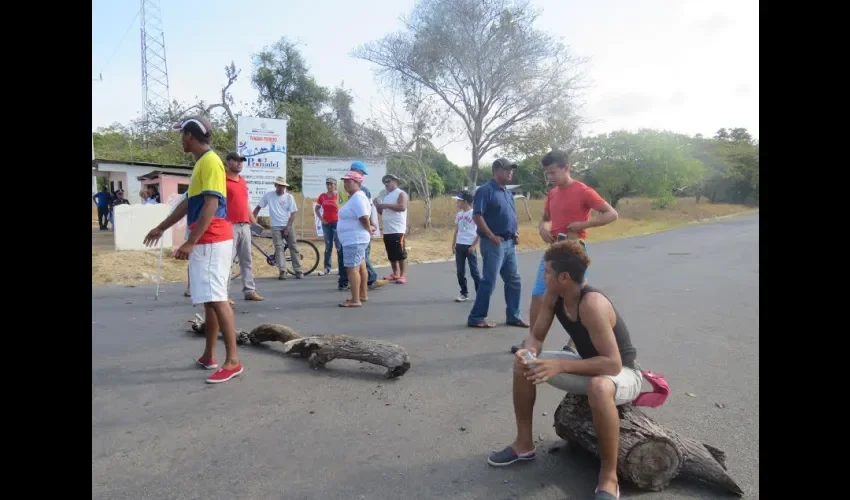 Residentes de El Potrero de La Pintada