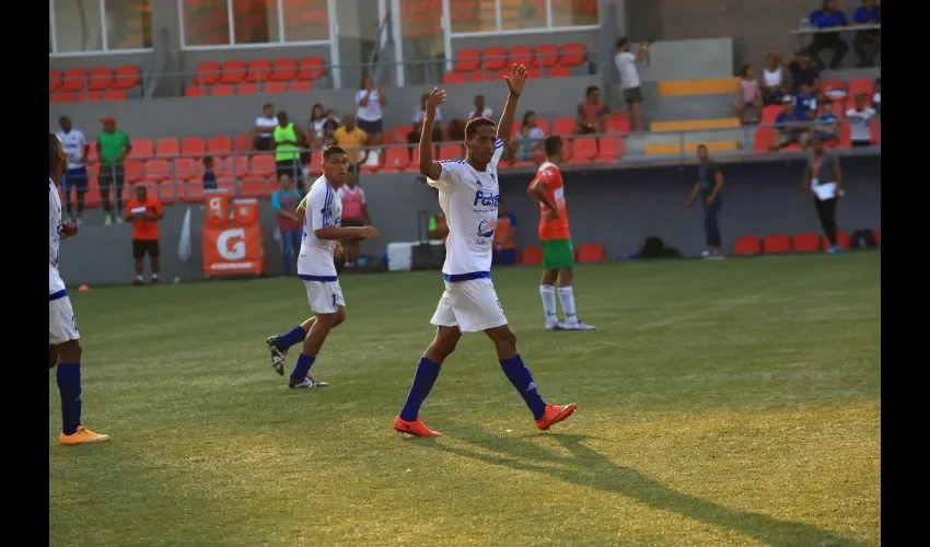 El colombiano Manuel Murillo ha anotado ocho de los 18 goles que llevan los tongos este torneo. Anayansi Gamez