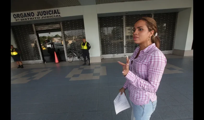  Bulgin solo quiere que su otra hija gemela esté con ella y su hermana. FOTO: ROBERTO BARRIOS