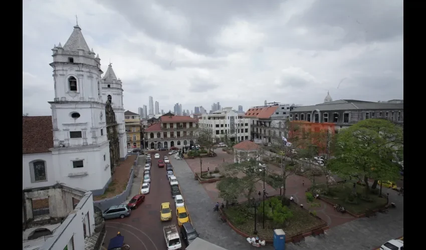 Ver las imágenes de los 12  apóstoles  también les resulta interesante a los visitantes. 