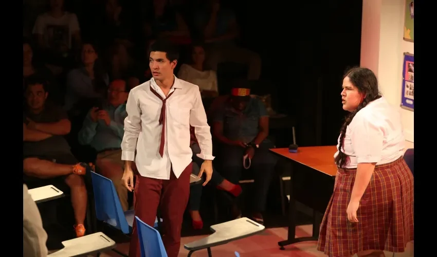 Una escuela como hay muchas en todo el mundo, donde sin duda alguna pasaba de todo, pero resultando muy entretenida.