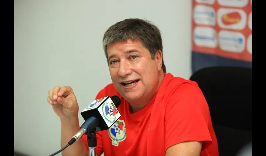 El colombiano Hernán Darío El Bolillo Gómez es el entrenador de la Selección Mayor de Fútbol de Panamá.  Archivo