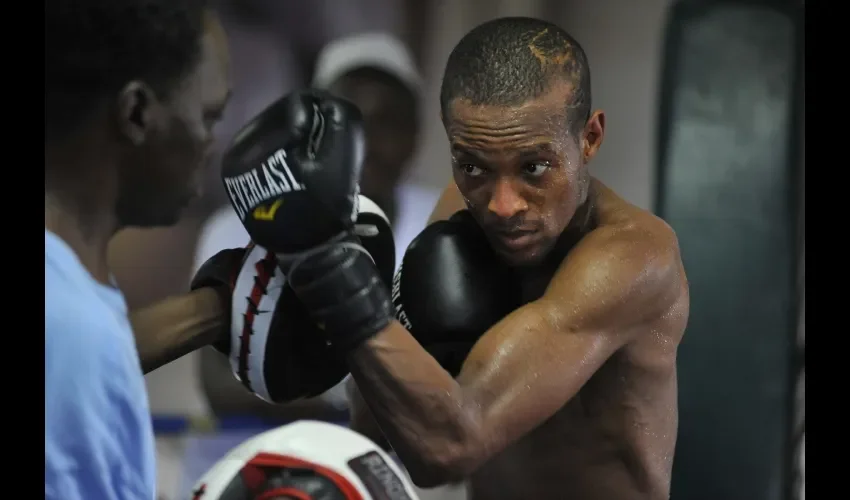 En noviembre de 2014, Celestino Caballero anunció su retiro del pugilismo. 